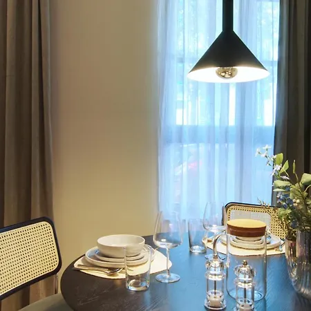 Vb Boutique - In Belebtem Viertel Nah Zur Messe フランクフルト